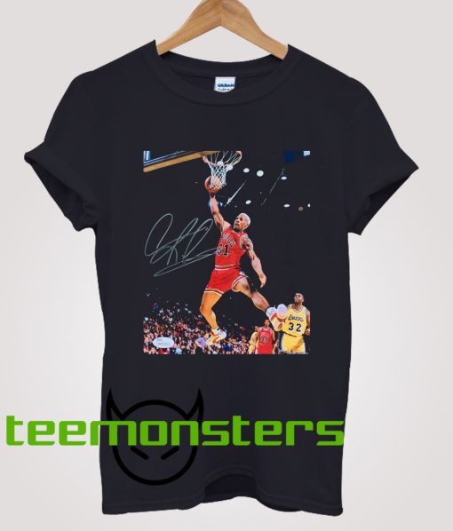 Dennis Rodman Chicago Bulls Autograph T-Shirt