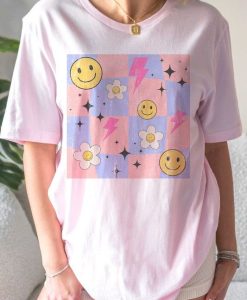 CHECKERED DAISY HAPPY FACE GRAPHIC T SHIRT