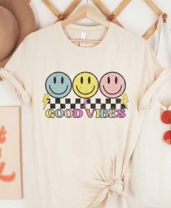 Retro Smiley Good Vibes Graphic Tee